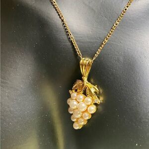 𝅺GRAPE cluster faux pearl necklace